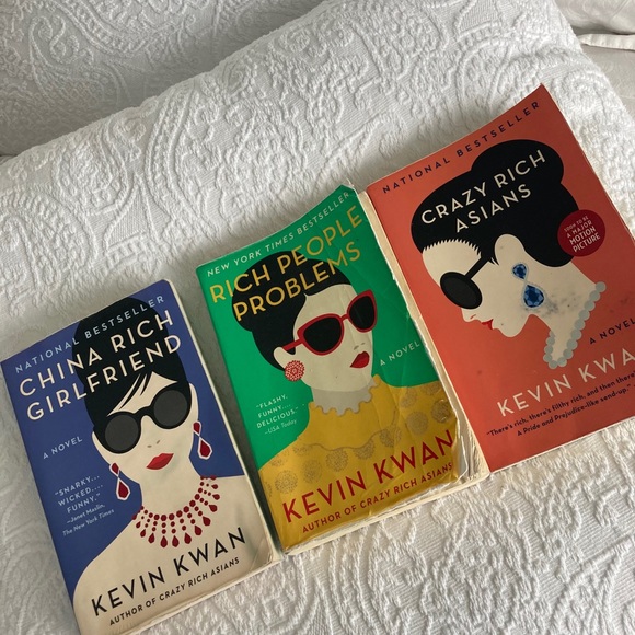 Crazy rich asians By Kevin Kwan Series - Picture 3 of 3